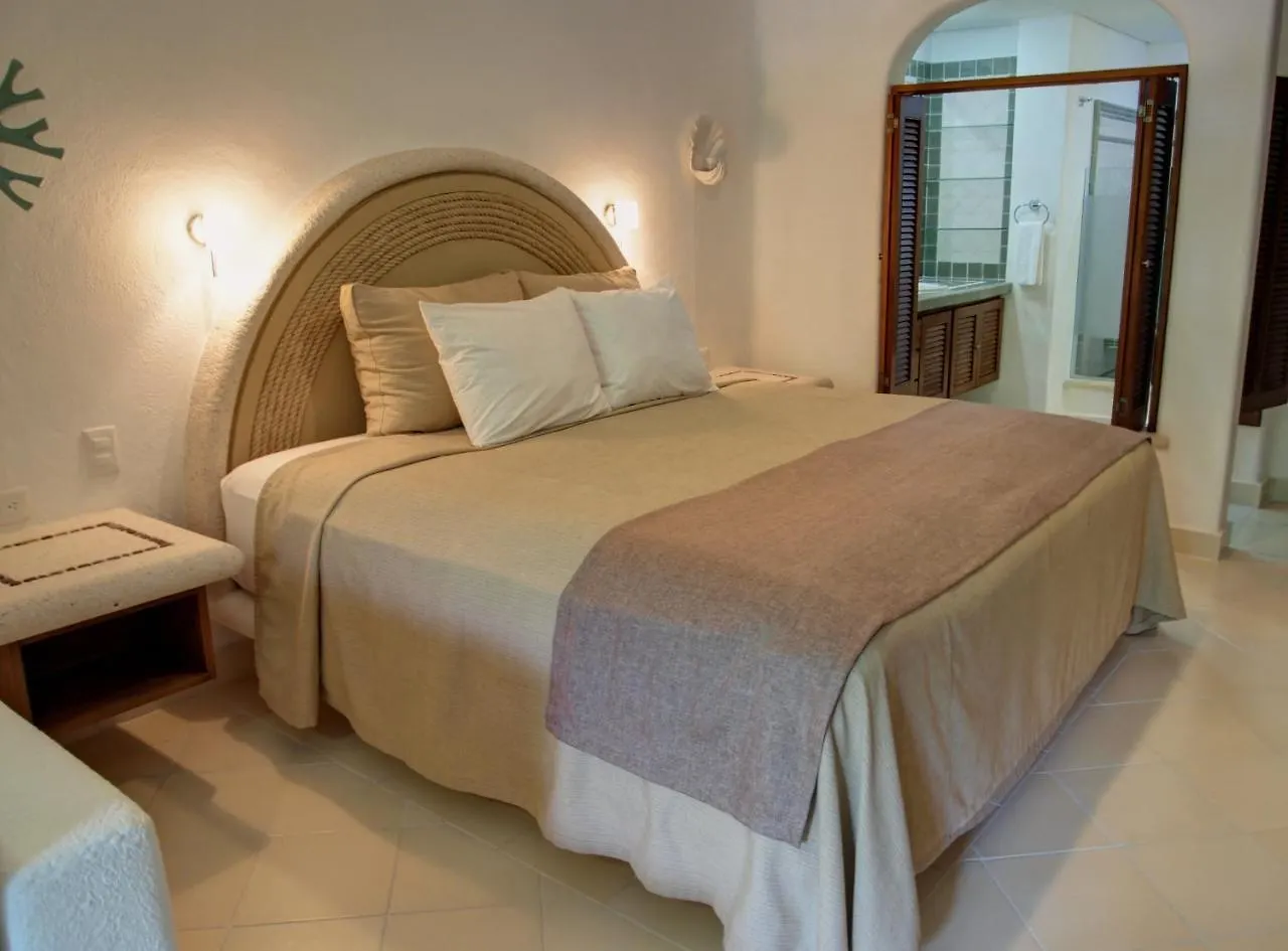 טולום Las Villas Akumal 108 3 Bedroom Beachfront Second Floor Home 0*,  מקסיקו